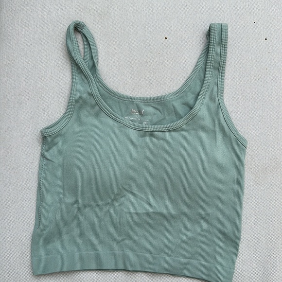 Basic top with padding included - Picture 2 of 6